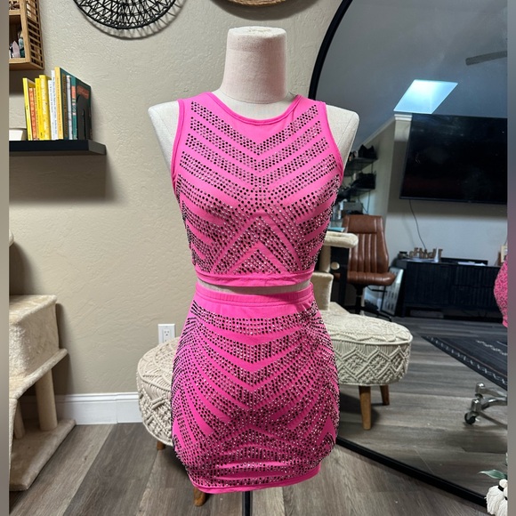 Hot & Delicious Dresses & Skirts - Hot & Delicious Hot Pink Rhinestone Mini Skirt Set Small